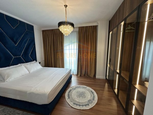 Tirane, jepet me qera apartament 2+1+Parkim, Kati 3, 100 m2 1,500 € (Teg, Residenca Sofia)