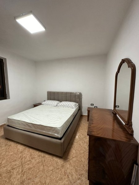 Tirane, jepet me qera apartament 2+1 Kati 2, 85 m² 500 Euro (rruga e durresit)