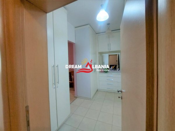 Tirane, shitet apartament 2+1, Kati 4, 77 m2 95,000 € (Laprake)