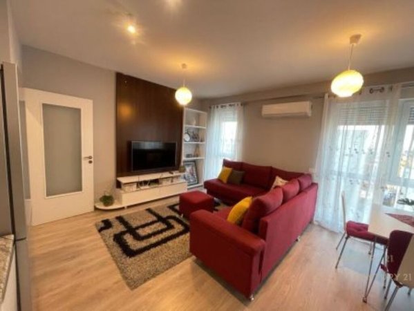 Tirane, jepet me qera apartament 2+1, Kati 10, 80 m² 600 € (21 Dhjetori)