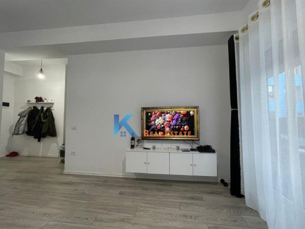 Tirane, jap me qera apartament 2+1+Ballkon, Kati 2, 73 m² 400 € (Kompleksi Mangalem)