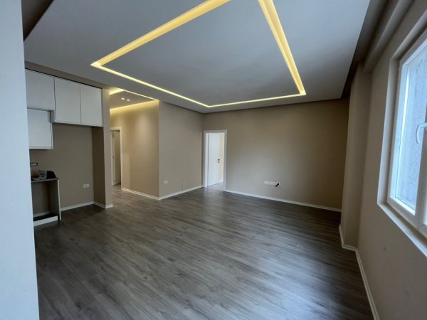 Tirane, shitet apartament 3+1 Kati 4, 133 m² 172.000 Euro (Yzberisht)