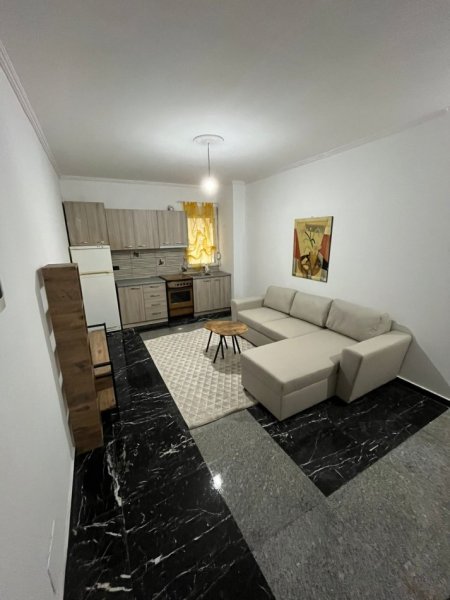 Tirane, jepet me qera apartament 1+1, Kati 1, 60 m² 400 € (Kopshti botanik)