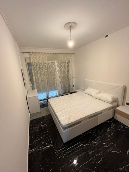 Tirane, jepet me qera apartament 1+1, Kati 1, 60 m² 400 € (Kopshti botanik)