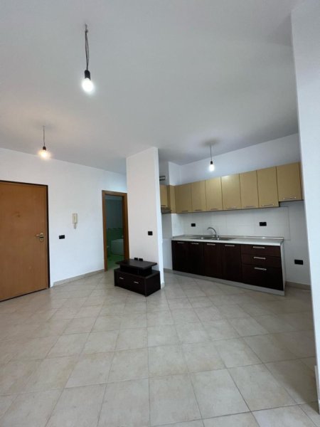 Tirane, shitet apartament 1+1+Ballkon, , 59 m² 78,000 € (teodor keko)