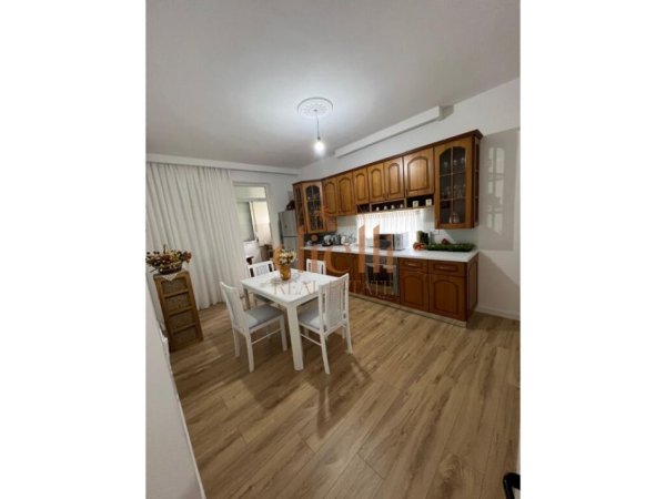 Tirane, jepet me qera apartament 3+1+Aneks, Kati 3, 80 m² 600 €