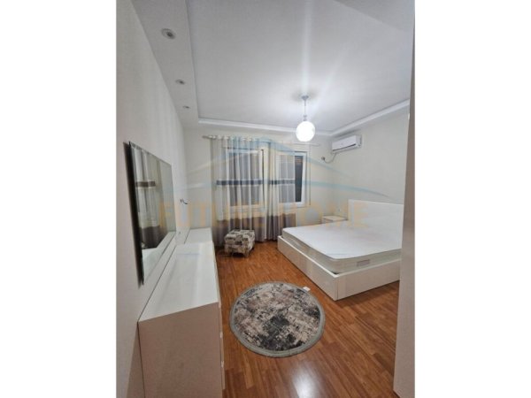 Tirane, jepet me qera apartament 3+1, Kati 5, 125 m² 650 € (Kodra e diellit)