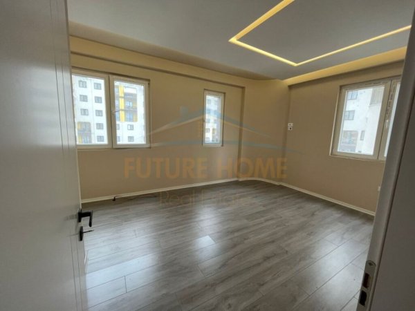 Tirane, shitet apartament 3+1, Kati 4, 133 m² 172,000 € (YZBERISHT)
