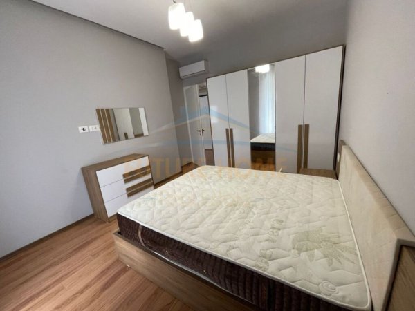 Tirane, jepet me qera apartament 1+1, Kati 5, 70 m² 700 € (21 DHJETORI)
