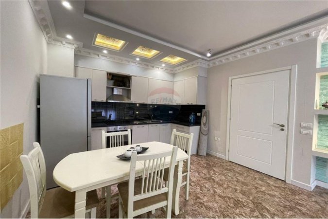 Tirane, jepet me qera apartament 1+1, Kati 4, 73 m² 500 € (fusha aviacionit)