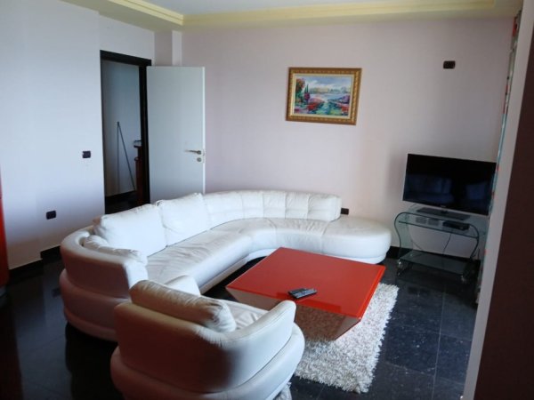 Durres, jepet me qera apartament 1+1+Ballkon, Kati 3, 67 m² 500 € (Prane Shkembit te Kavajes, Durres)
