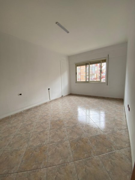 Tirane, shitet apartament 2+1+Ballkon, Kati 7, 124 m² 198,000 € (Don Bosko)
