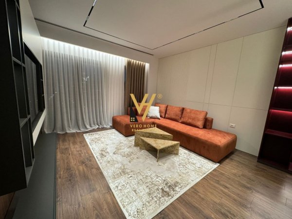 Tirane, jepet me qera apartament 3+1+Ballkon, Kati 15, 130 m² 2,000 € (RRUGA E KAVAJES)