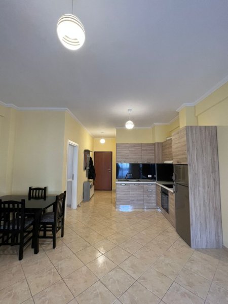 Tirane, jepet me qera apartament 1+1, Kati 4, 60 m² 350 € (Kthesa e Kamzes)
