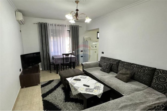 Tirane, jepet me qera apartament 2+1+Ballkon, Kati 5, 79 m² 500 € (Zogu i zi)