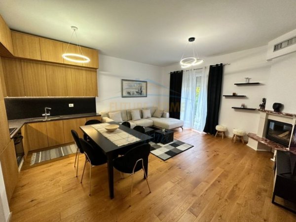 Tirane, jepet me qera apartament 2+1+2 Post Parkimi, Kati 1, 104 m² 1,000 € (Secret Garden Residence, TEG)