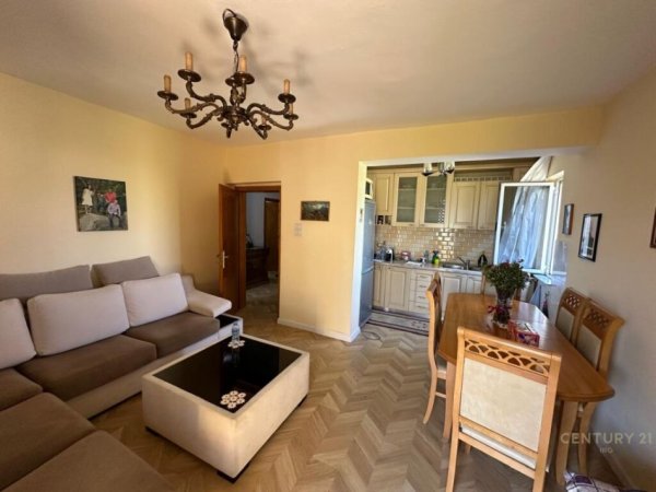 Tirane, shitet apartament 2+1+Aneks+Ballkon, Kati 4, 70 m² 96,000 € (Rruga Ali Demi)