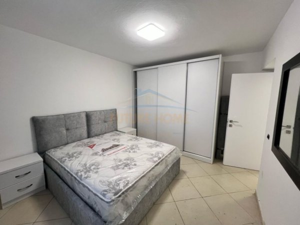 Tirane, jepet me qera apartament 2+1+Ballkon, Kati 1, 73 m² 700 € (Garda)