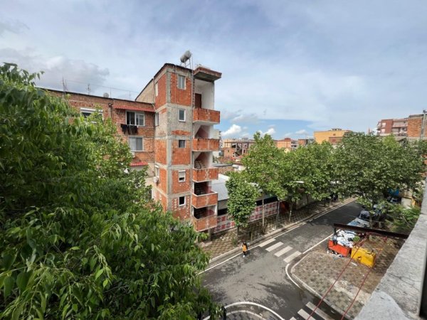 Tirane, shitet apartament 1+1+Ballkon, Kati 4, 50 m² 85,000 € (Pediatria)