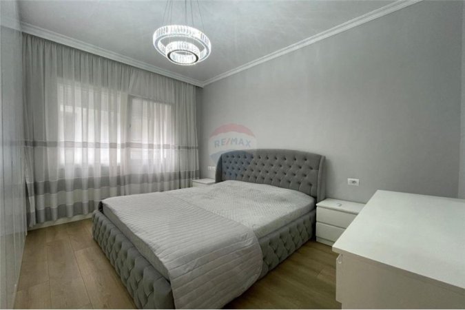 Tirane, shitet apartament , Kati 3, 55 m² 