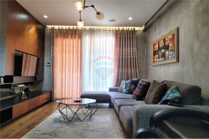 Tirane, shitet apartament , Kati 7, 110 m² 275,000 € 