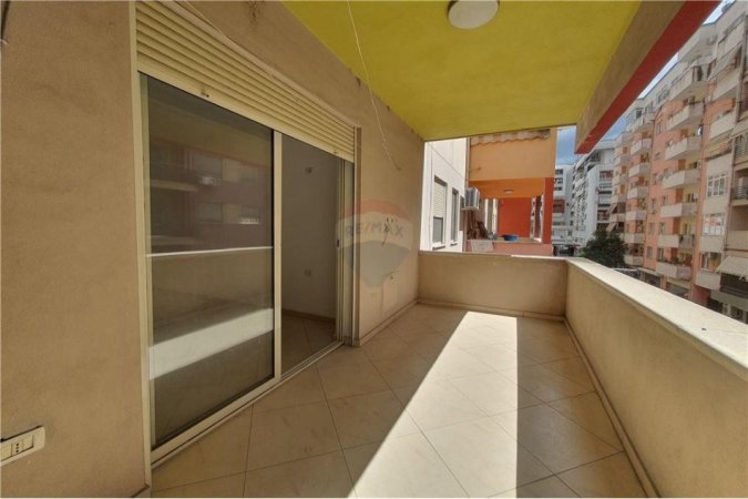 Tirane, shitet apartament 2+1, Kati 3, 105 m² 130,000 € (Rruga Aleksandri i Madh - Astir)