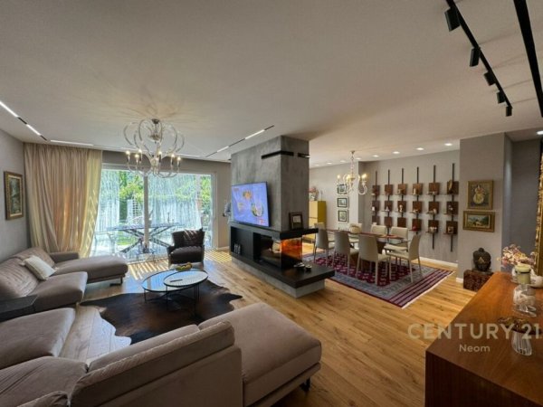 Tirane, shitet Vile , Kati 2, 161 m² 600,000 € 