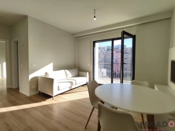 Tirane, jepet me qera apartament 2+1, Kati 2, 99 m² 700 € 