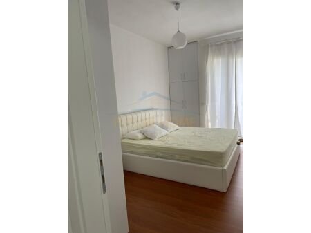 Tirane, jepet me qera apartament 2+1, Kati 8, 81 m² 500 € (Rruga Ndre Mjeda)
