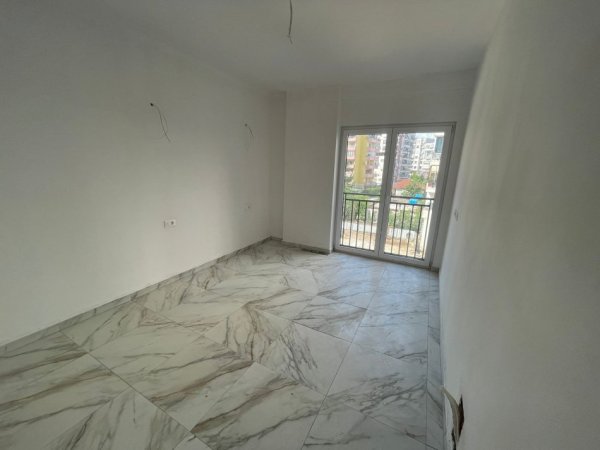 Tirane, shitet apartament 2+1+Ballkon, Kati 1, 102 m² 128,462 € (Yzberisht)
