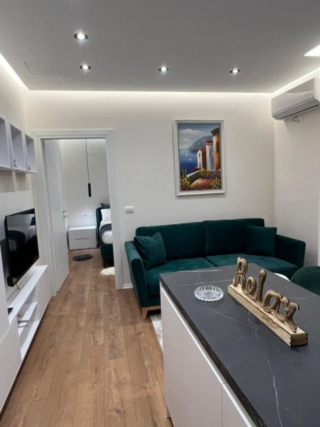 Tirane, jepet me qera apartament 1+1, Kati 7, 60 m² 400 € (rruga tom plezha Astir)
