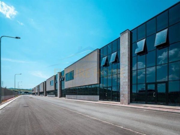 Tirane, shitet ambjent biznesi , , 895 m² 1,500,000 € (Autostrada Tirane - Durres)