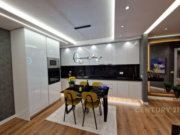 Tirane, shitet apartament 2+1, Kati 3, 110 m² 260,000 € (liqeni i thate)