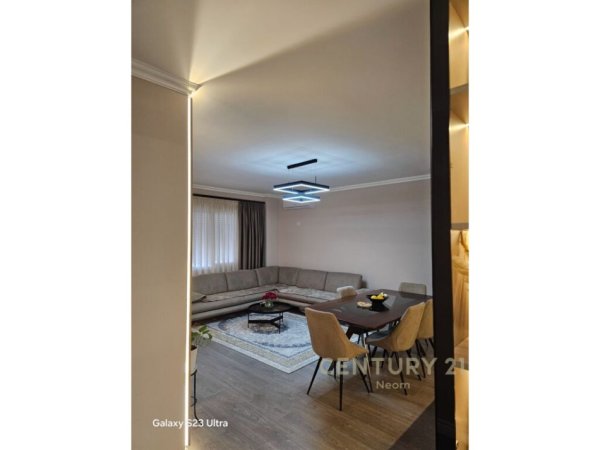 Tirane, shitet apartament 3+1, Kati 1, 161 m² 600,000 € (kodra e diellit 1)