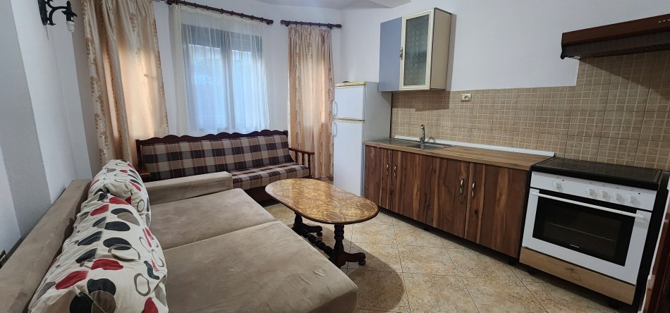 Shqiperi, jepet me qera apartament 1+1, Kati 1, 70 m² 280 € (Jordan misja)
