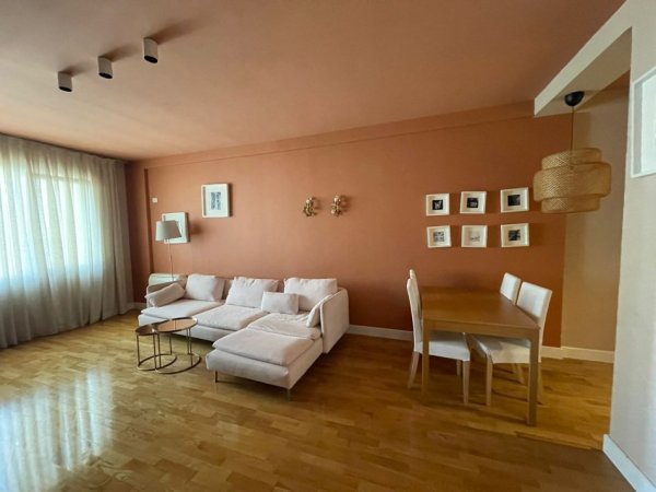 Tirane, jepet me qera apartament 2+1, Kati 4, 85 m² 700 € (Liqeni i Thate)