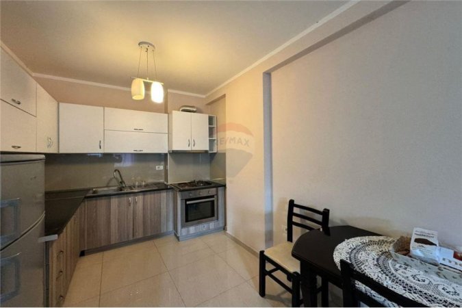 Tirane, shitet apartament 1+1, Kati 3, 60 m² 168,000 € (KOMUNA E PARISIT)