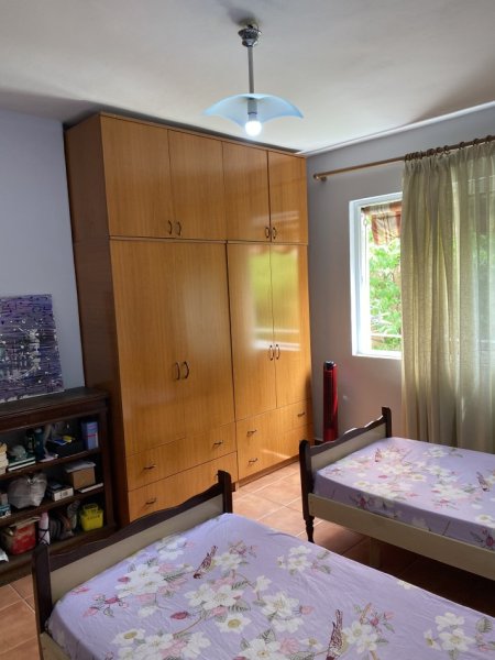 Tirane, ndarje qeraje me vajze apartament 1+1+Ballkon, Kati 5, 400 € (Mine Peza)