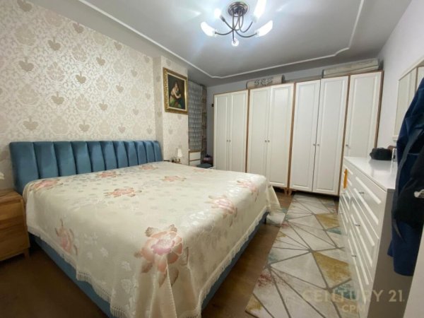 Tirane, shes apartament 3+1+Ballkon, , 155 m² 280,000 € (Liqeni i Tiranës)
