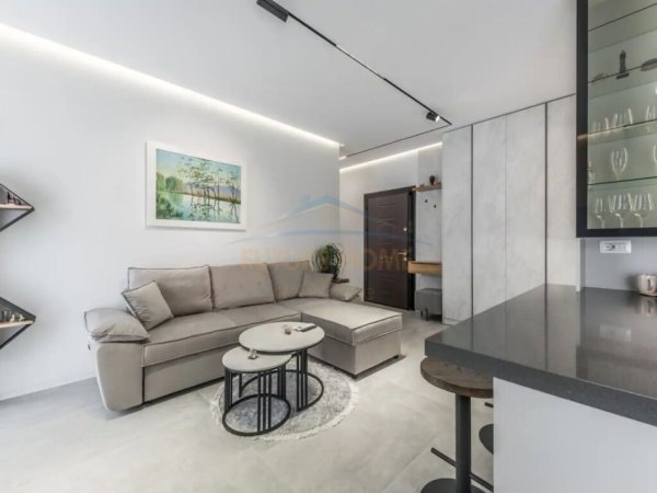 Tirane, shitet apartament 1+1, Kati 8, 64 m² 205,000 € (Rruga e Barrikadave)