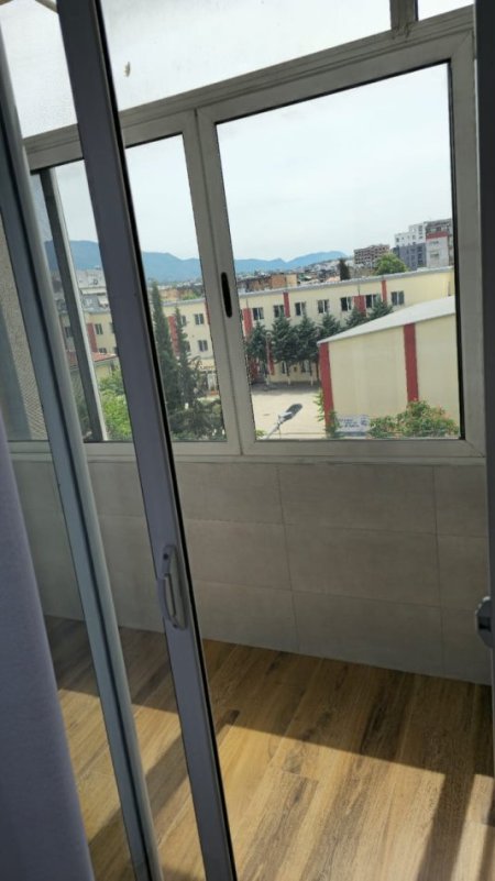 Tirane, jepet me qera apartament 2+1, Kati 4, 70 m² 550 € (Rruga Bardhyl, Tiranë)