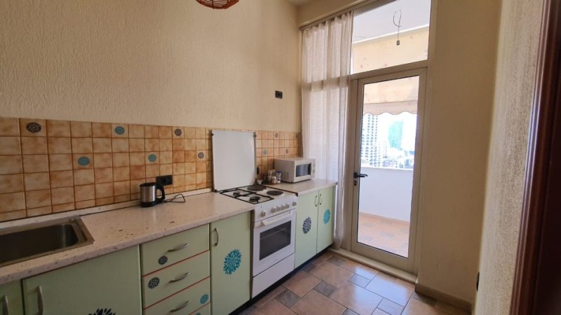 Tirane, jepet me qera apartament 1+1, , 82 m² 500 € (9-kateshet)