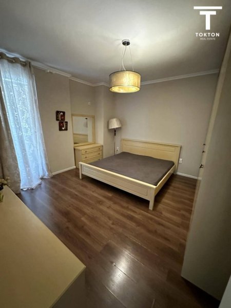 Tirane, jepet me qera apartament 3+1, Kati 2, 120 m² 1,000 € (Rruga e Kavajës), TT 860