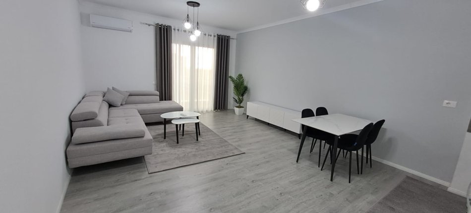 Tirane, jepet me qera apartament 2+1, Kati 5, 115 m² 650 € (Rruga e Dibres)
