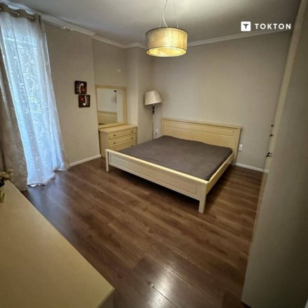 Tirane, jepet me qera apartament , Kati 2, 120 m² 1,000 € (Rruga e Kavajës, Tiranë)