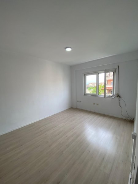 Tirane, jepet me qera apartament 3+1, Kati 6, 1 m² 850 € (Don Bosko)