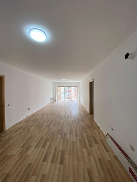 Tirane, jepet me qera apartament 3+1, Kati 6, 1 m² 850 € (Don Bosko)