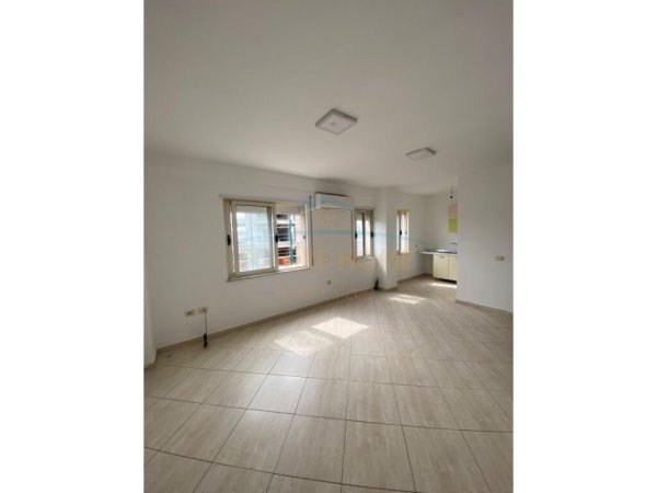 Tirane, jepet me qera apartament 2+1, Kati 7, 107 m² 600 € 