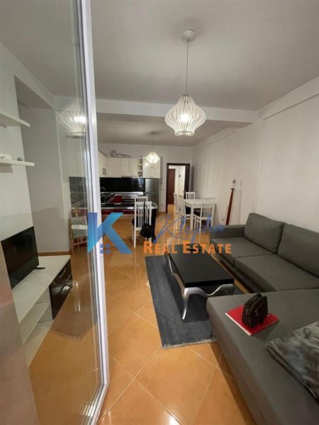 Tirane, jepet me qera apartament 2+1+Ballkon, Kati 5, 93 m² 480 € (Astir)