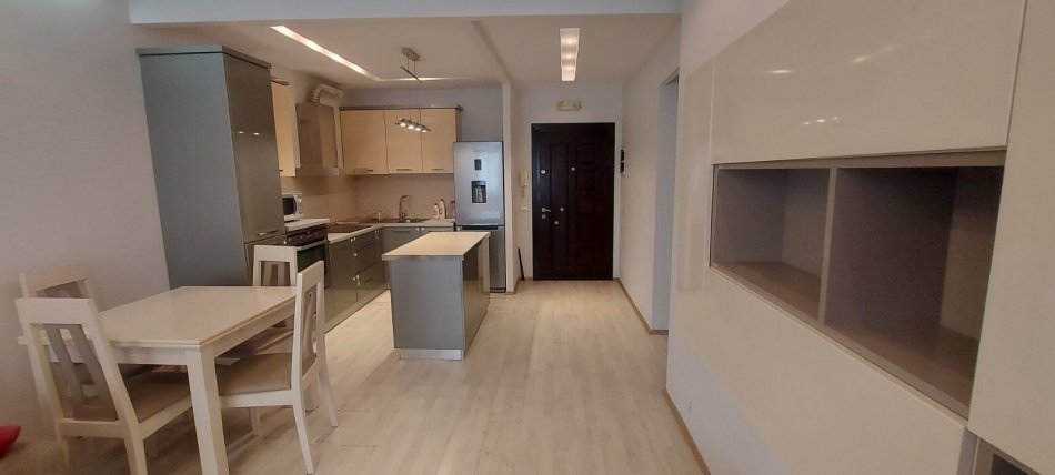 Tirane, jepet me qera apartament 2+1+Ballkon, Kati 7, 107 m² 500 € (Mikel Maruli Astir)